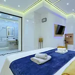 Rino Luxury Room