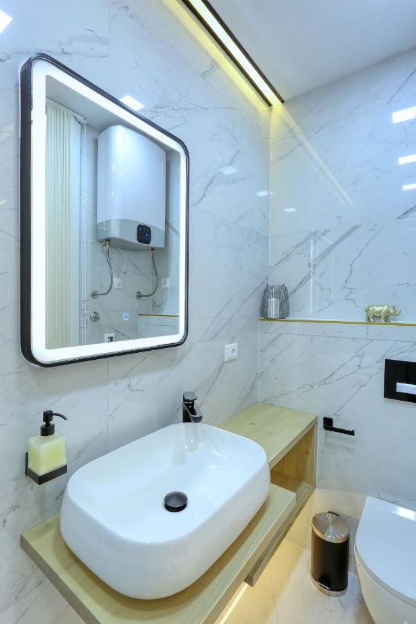 Rino Luxury *