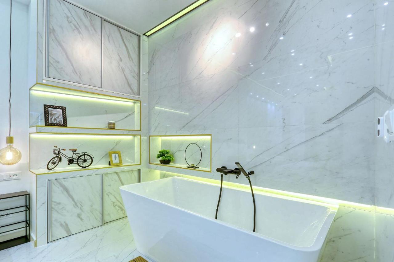 Rino Luxury *
